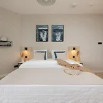 Pinea617 Seaview