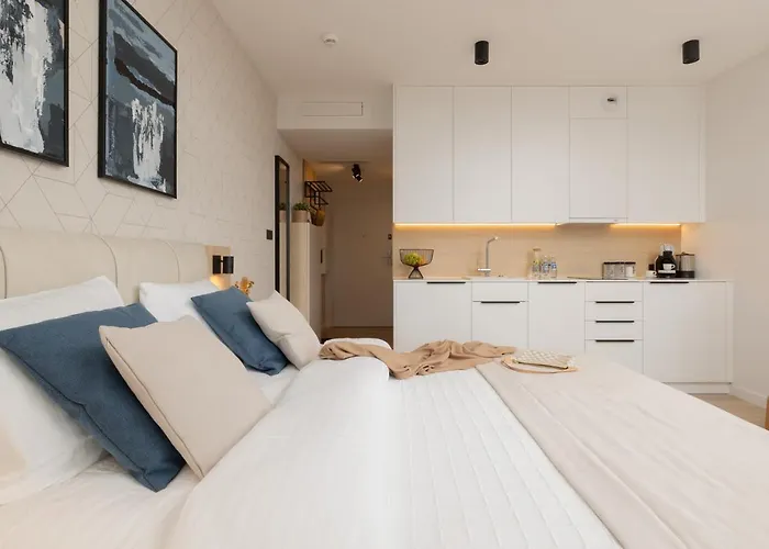 Pinea617 Seaview Apartamento *